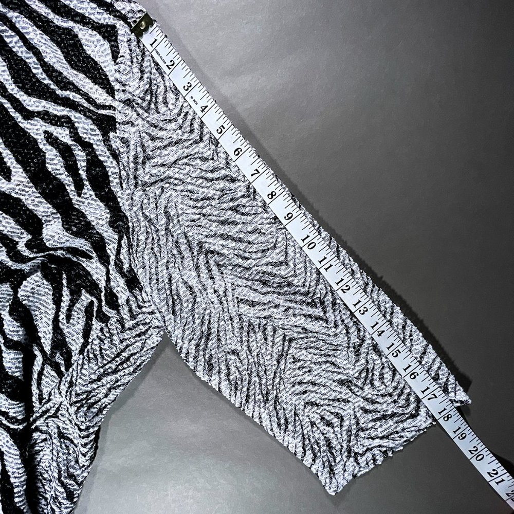 Travelers by Chico's B/W Zebra Print Jacket Sheer Open‎ Front Size 3 or US 16 - Picture 9 of 16